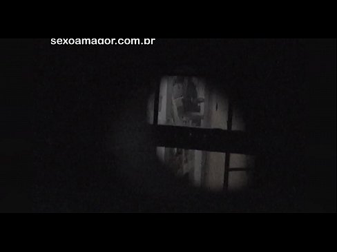 ❤️ Блонди ба таври махфӣ аз ҷониби як сайёҳи ҳамсоя, ки паси хиштҳои холӣ пинҳон шудааст, сабт мешавад ️❌ Порно босифат дар мо ☑