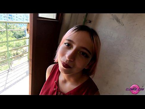 ❤️ Донишҷӯи шаҳвонӣ як бегонаро дар берун мекашад - конча дар рӯи ӯ ️❌ Порно босифат дар мо ☑